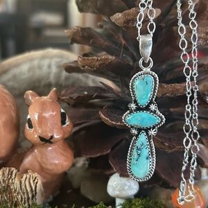 925 Sterling oh my it’s beautiful turquoise necklace